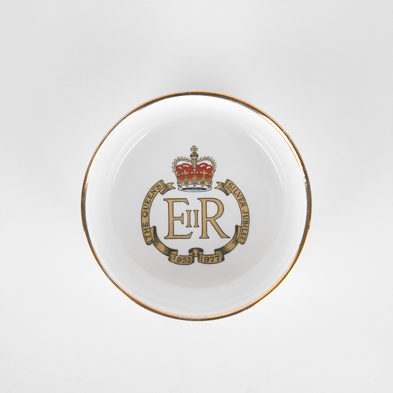 Cuenco · Queen Elizabeth II Silver Jubilee (1952-1977)