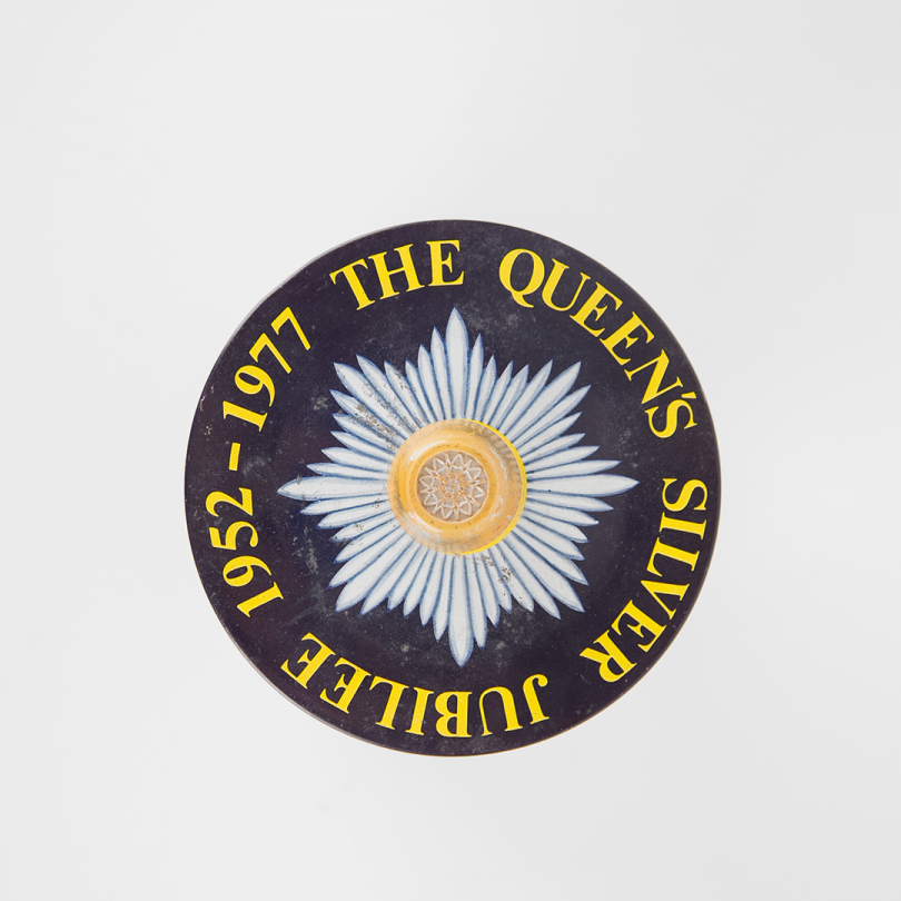 Caja · Queen Elizabeth II Silver Jubilee (1952-1977)
