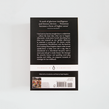 Alice's Adventures in Wonderland and Through the Looking-Glass · Lewis Carroll (Penguin Black Classics)